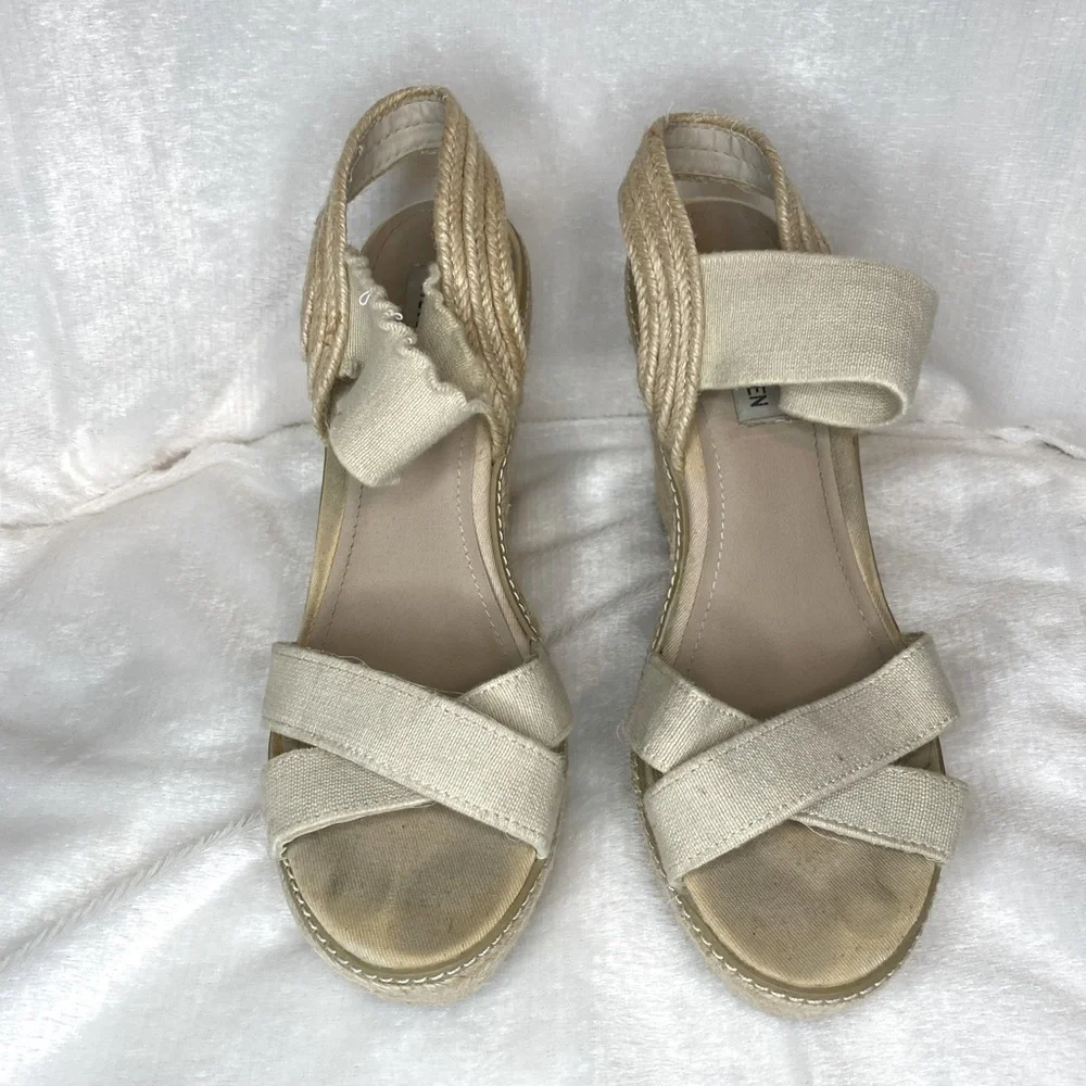 Steve Madden Eira Espadrille Wedge Size 10 Beige Stretchy Strappy Sandal Heel